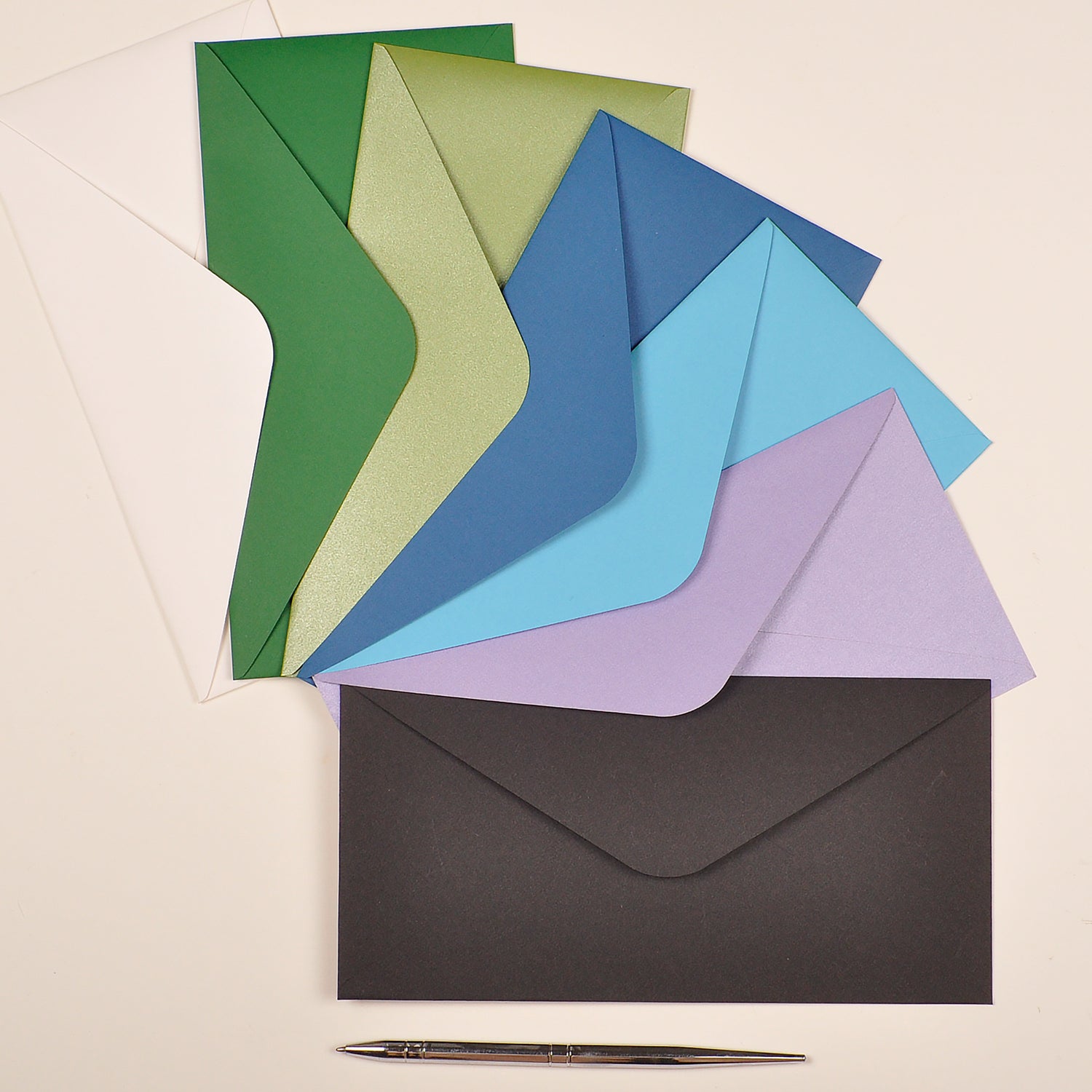 Дизайнерські і поштові конверти
