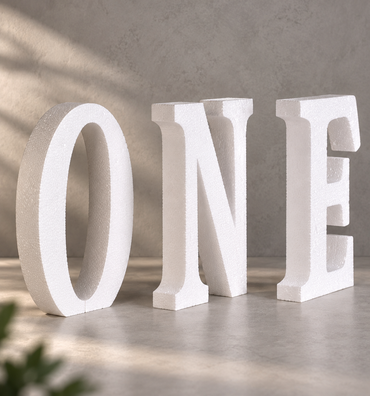 Об'ємний напис ONE для фотосесії