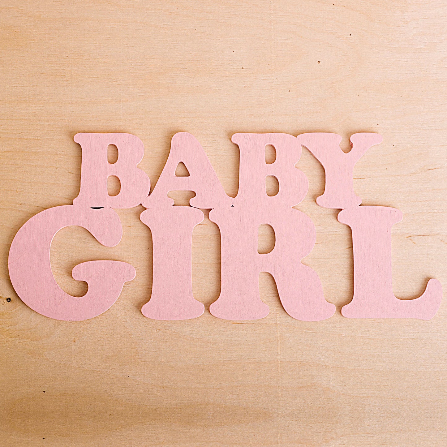 Дерев'яний напис "Baby Girl"